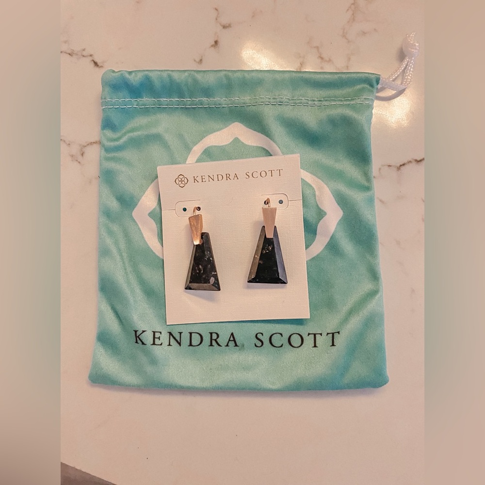 Kendra Scott Collins Earrings in Rose Gold and Black
